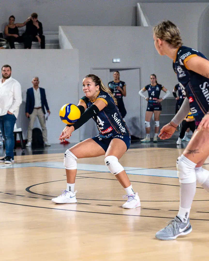 Volley Photo 6